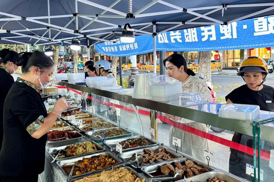 景宁品牌酒店“摆摊”人气旺 摆出市井烟火气